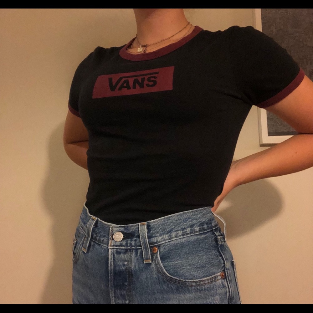 Cropped vans graphic tee